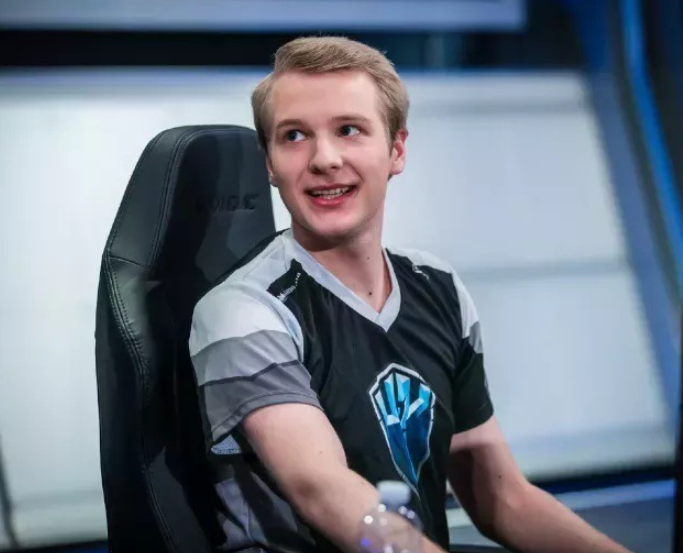 G2翻盘DK，Jankos极限生还后反打强强对话四强赛，成为赛场最大亮点