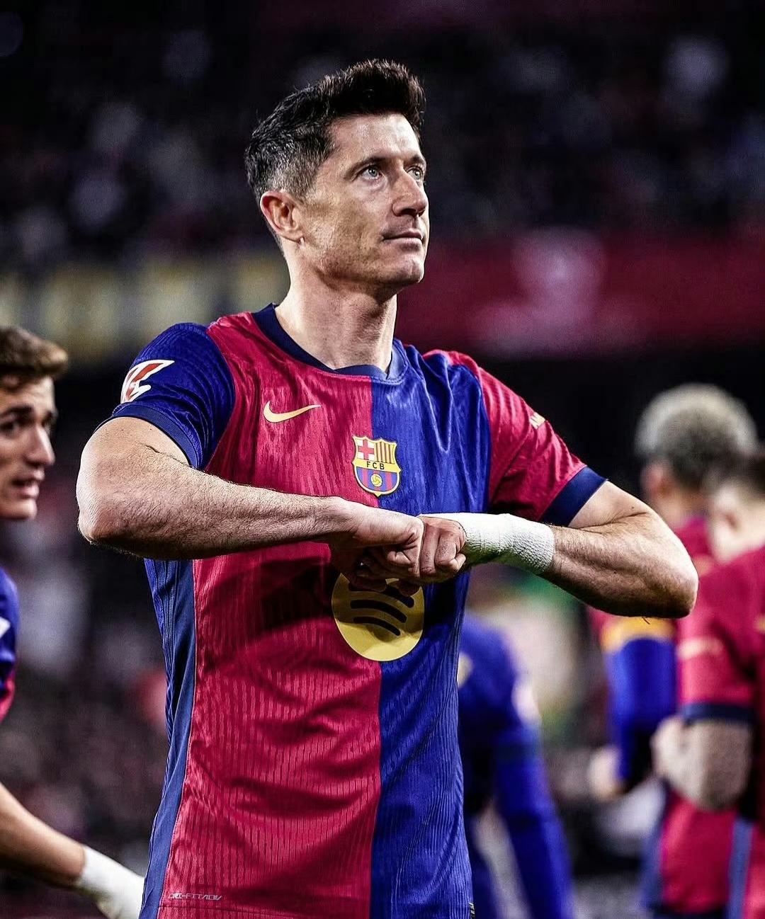 开云体育APP下载-拜仁慕尼黑遭遇联赛连败，卫冕利难