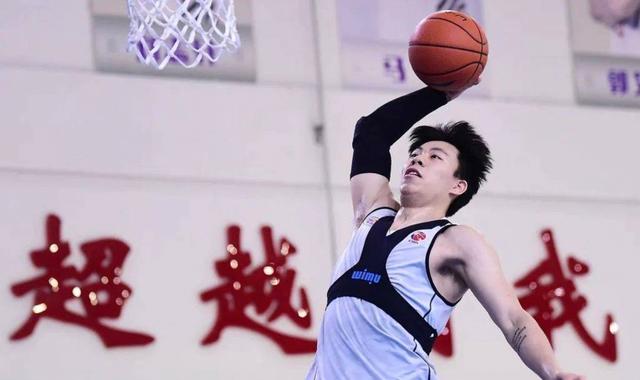 包含上海队碾压四川队，张镇麟状态火热的词条