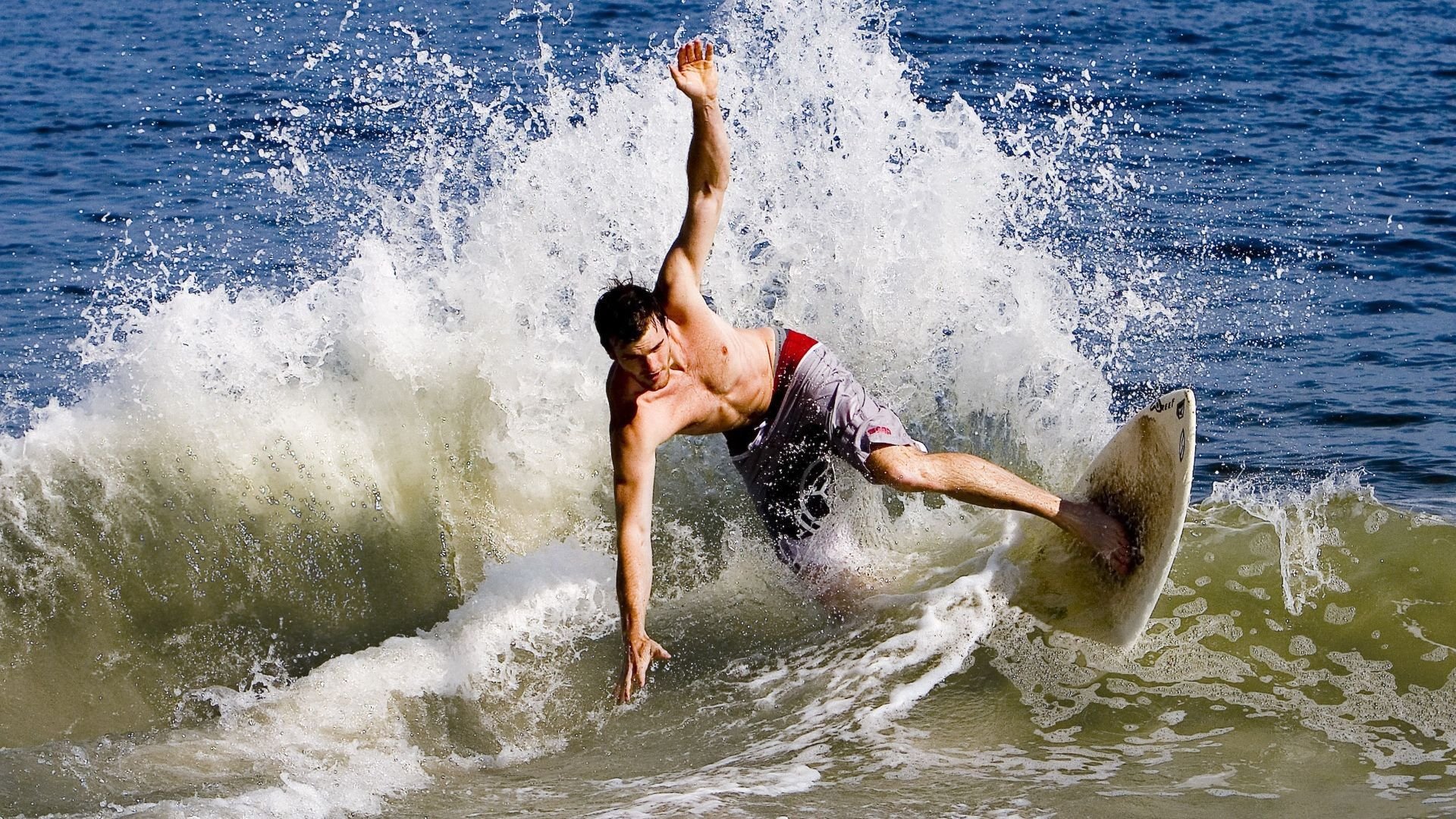 冷焰焚城，当苏亚雷斯的火焰点燃基辅的雪